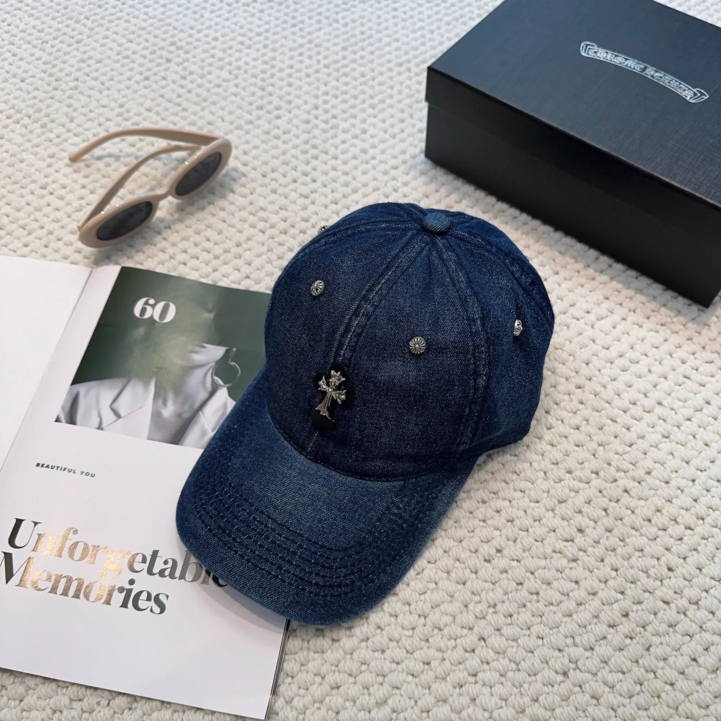 P60 Crow Heart 🆕🆕25 new washed denim baseball cap, personalized fashion classic cross logo, casual with a cool feeling, unisex style, same style for men and women! Very easy to match! Head circumference: 56-58cm is available